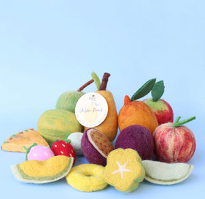 Mega giant fruit set plus basket - 17 pce set