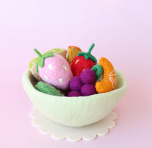 Load image into Gallery viewer, Felt tutti fruity Salad + felt bowl- 9 pce set