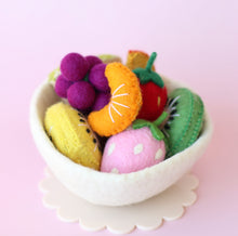 Load image into Gallery viewer, Felt tutti fruity Salad + felt bowl- 9 pce set