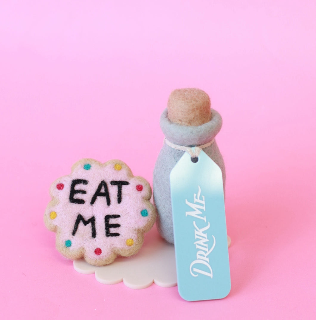 Wonderland drink me + eat me set