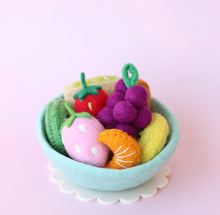 Load image into Gallery viewer, Felt tutti fruity Salad + felt bowl- 9 pce set