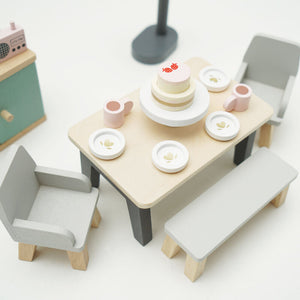 Daisylane Dining Room doll house set