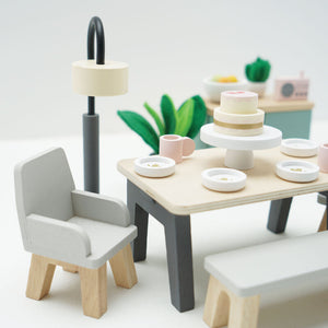 Daisylane Dining Room doll house set