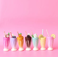 Load image into Gallery viewer, Shake it up &#39;Classic Milkshakes and smoothies - 8 flavours