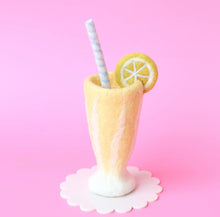 Load image into Gallery viewer, Shake it up &#39;Classic Milkshakes and smoothies - 8 flavours