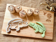 Load image into Gallery viewer, On sale Crocodile Bio play dough cutter