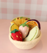 Load image into Gallery viewer, ON SALE Felt fruit + felt bowl- 7 pce set